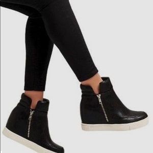 Mossimo wedge sneaker black